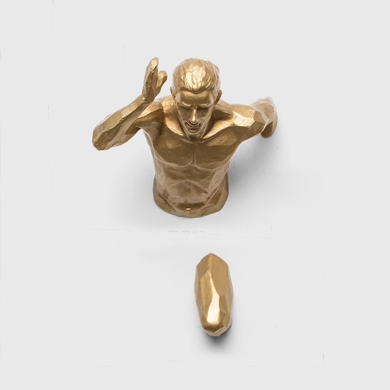 Marmigo Figur Wall Hanging in living room |Gold Handle